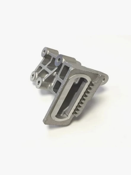 Кронштейн ролика натяжителя General Motors 25181331